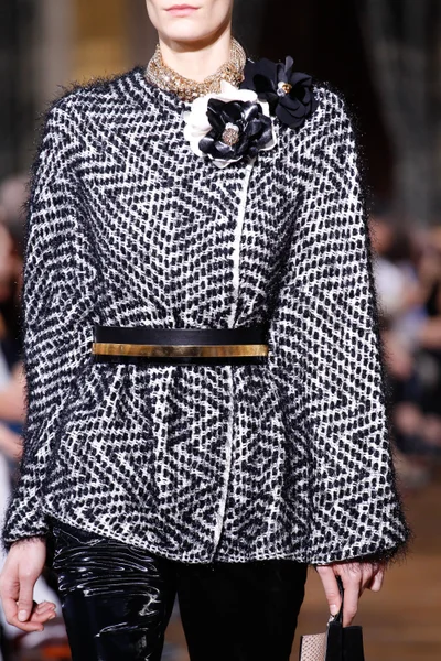 Look 50